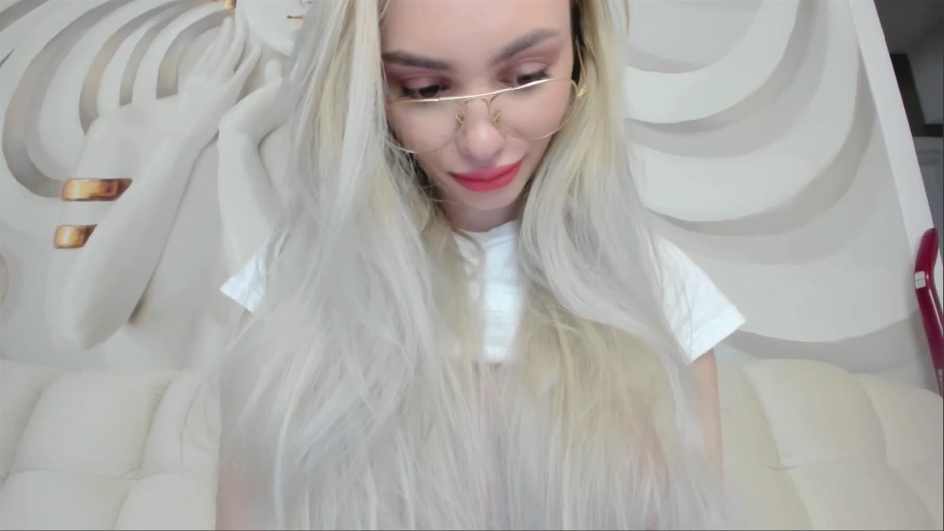 Gallery image thumbnail from HaleySweet18's myfreecams stream on, 04/28/2025, 01:36 image 5 of 20