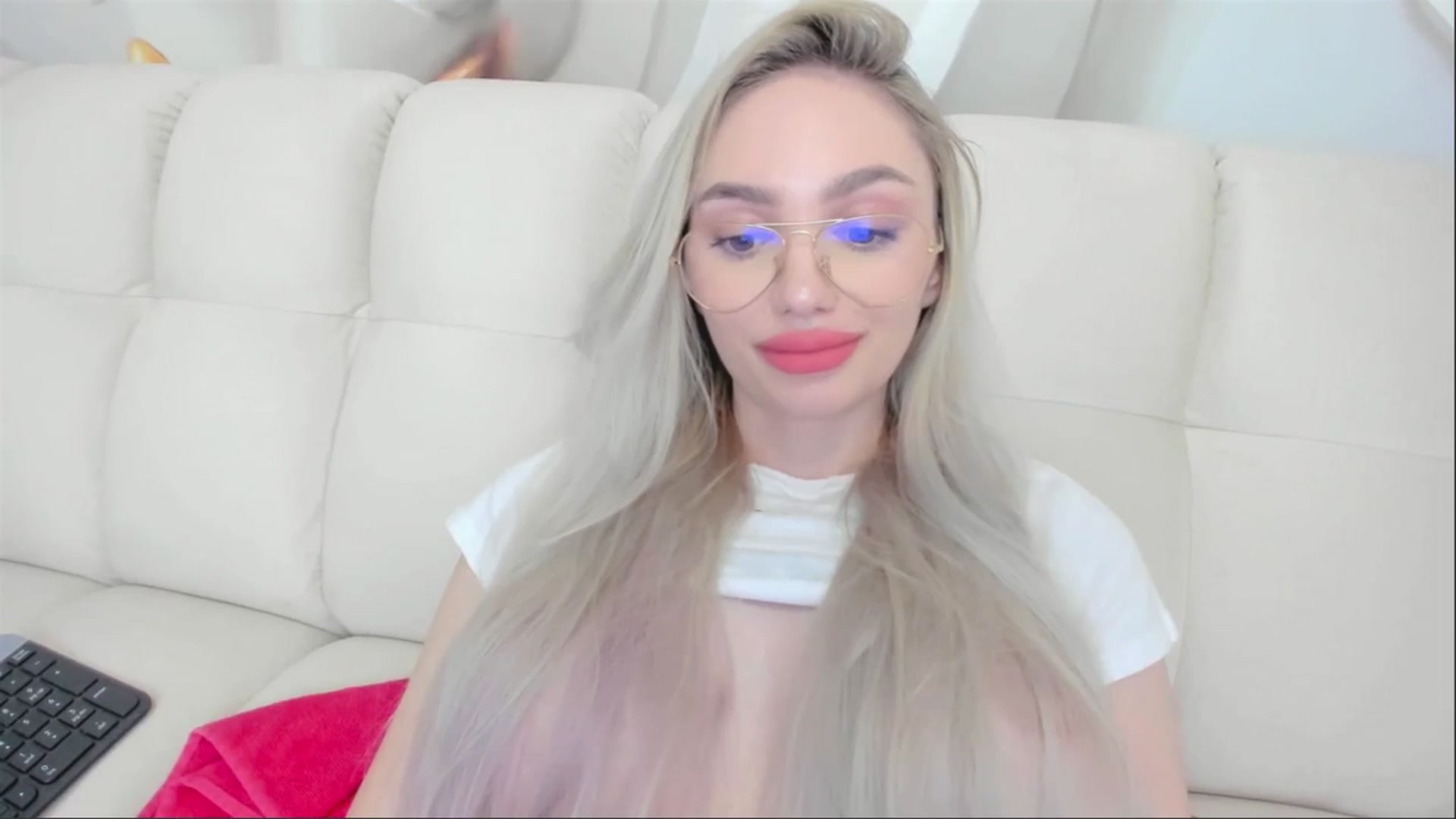Gallery image thumbnail from HaleySweet18's myfreecams stream on, 04/28/2025, 01:36 image 12 of 20