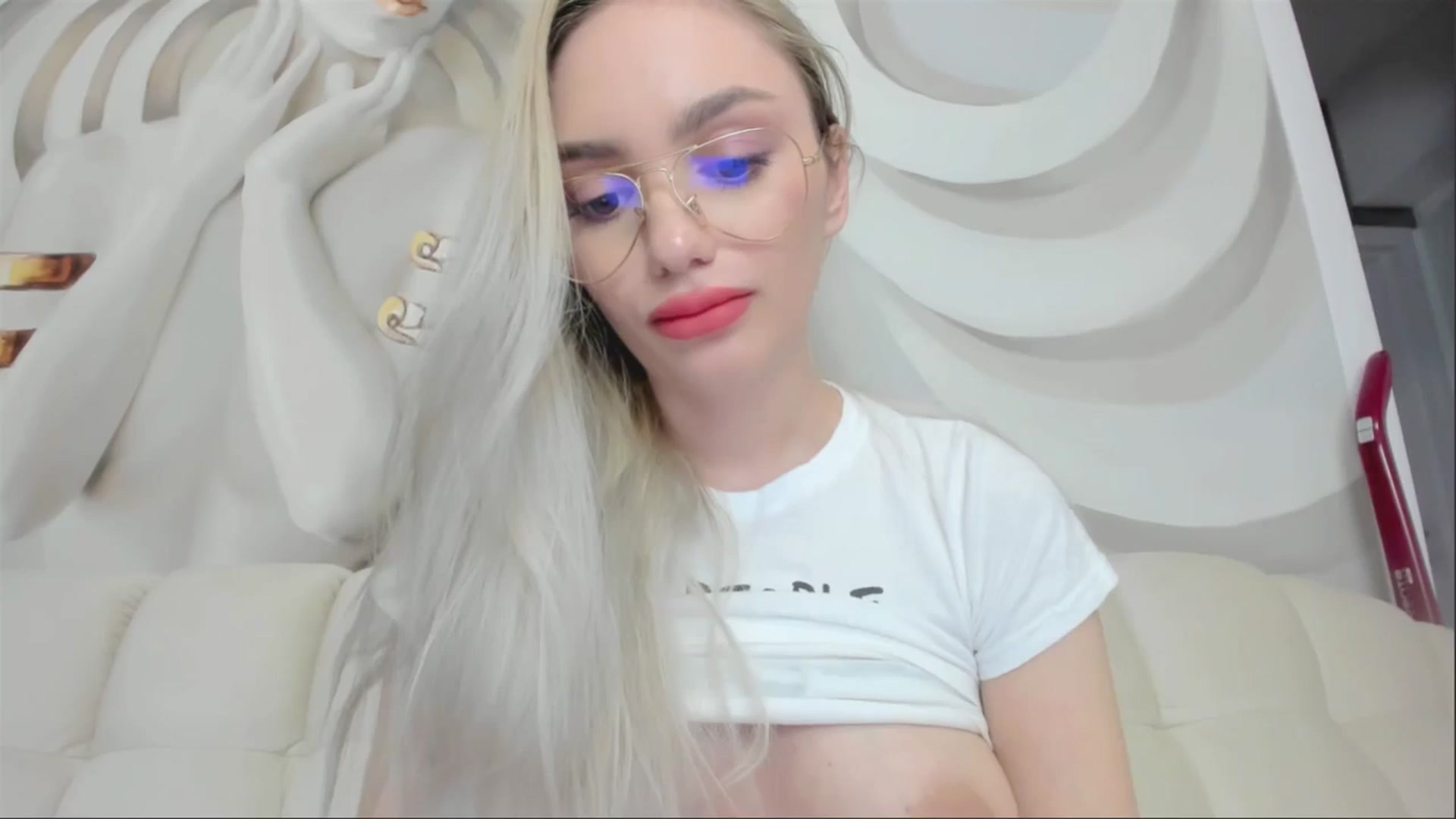 Gallery image thumbnail from HaleySweet18's myfreecams stream on, 04/28/2025, 01:36 image 20 of 20