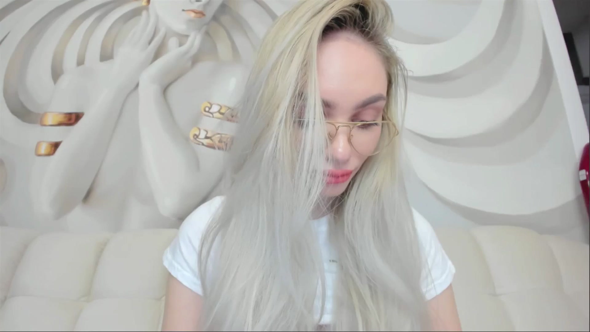 Gallery image thumbnail from HaleySweet18's myfreecams stream on, 04/28/2025, 01:36 image 7 of 20