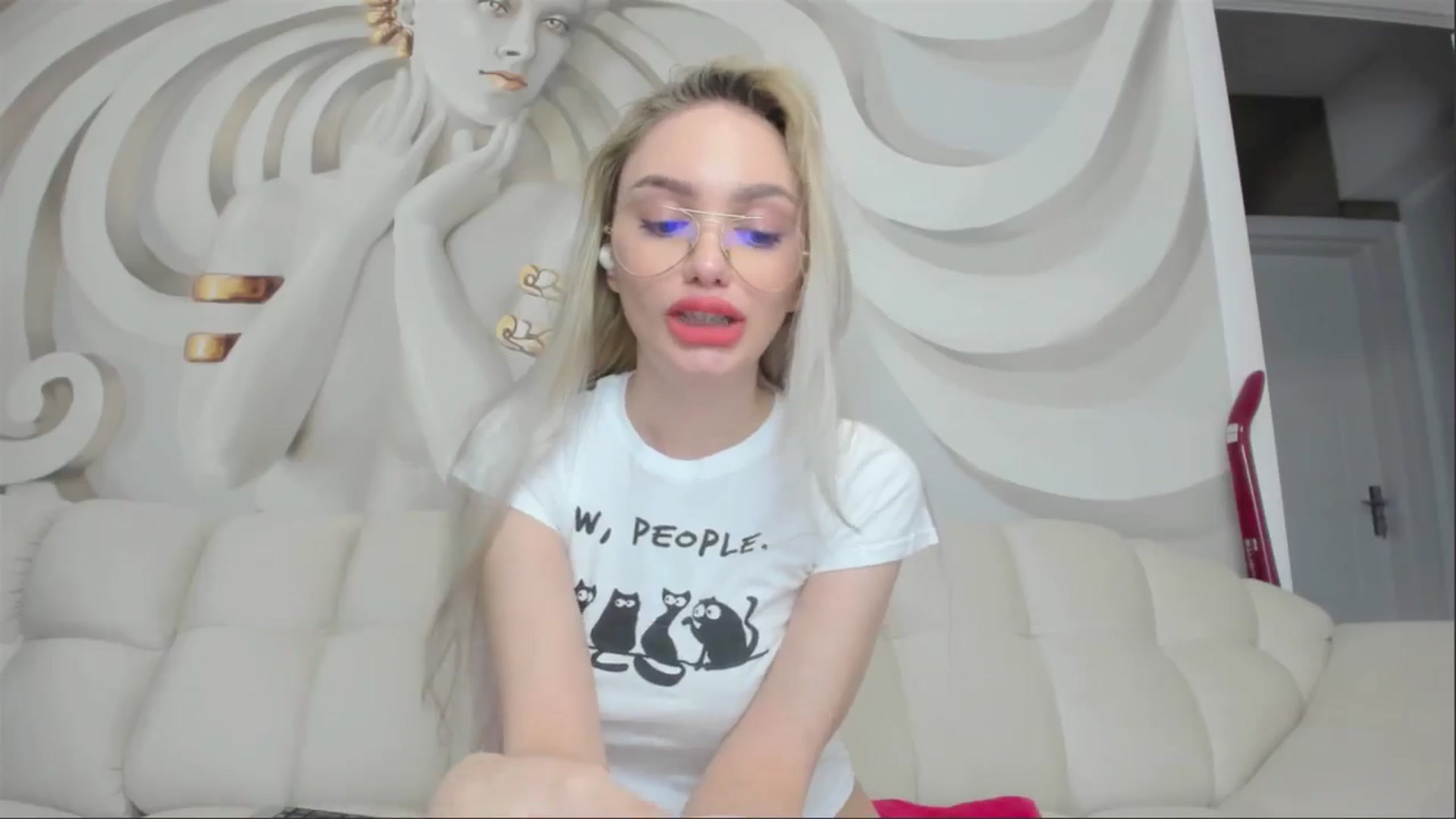 Gallery image thumbnail from HaleySweet18's myfreecams stream on, 04/28/2025, 02:33 image 15 of 20