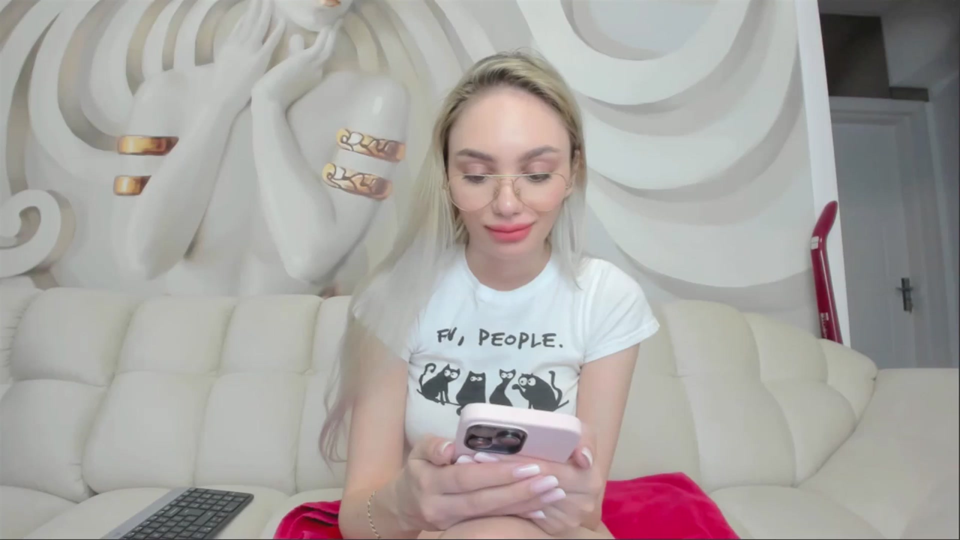 Gallery image thumbnail from HaleySweet18's myfreecams stream on, 04/28/2025, 05:21 image 1 of 20