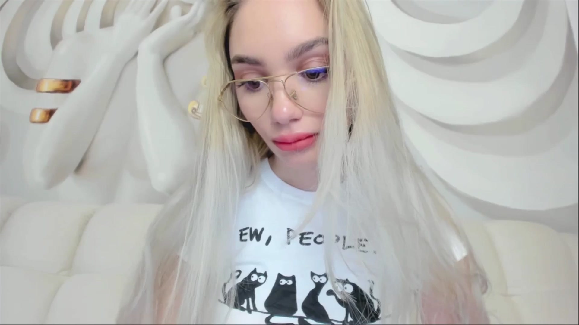 Gallery image thumbnail from HaleySweet18's myfreecams stream on, 04/28/2025, 05:21 image 4 of 20