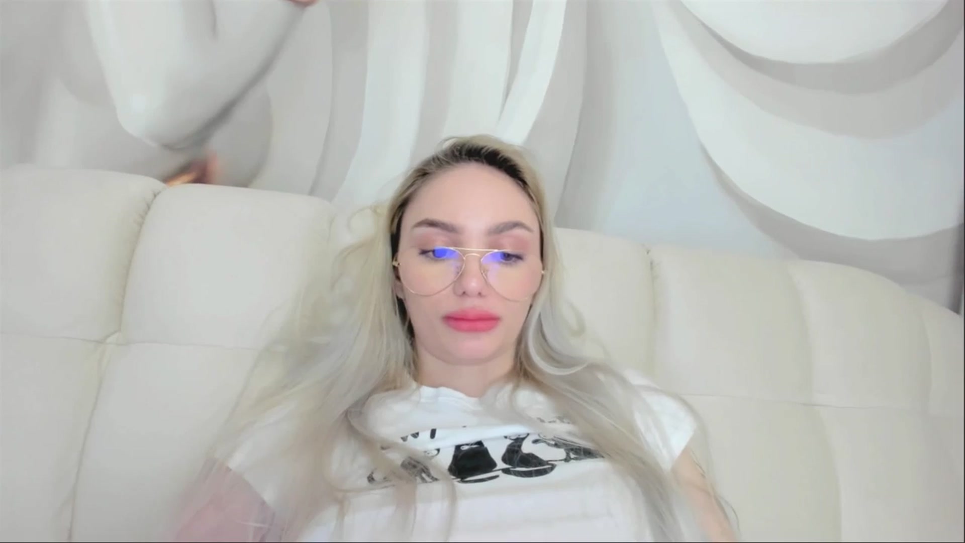 Gallery image thumbnail from HaleySweet18's myfreecams stream on, 04/28/2025, 05:21 image 11 of 20