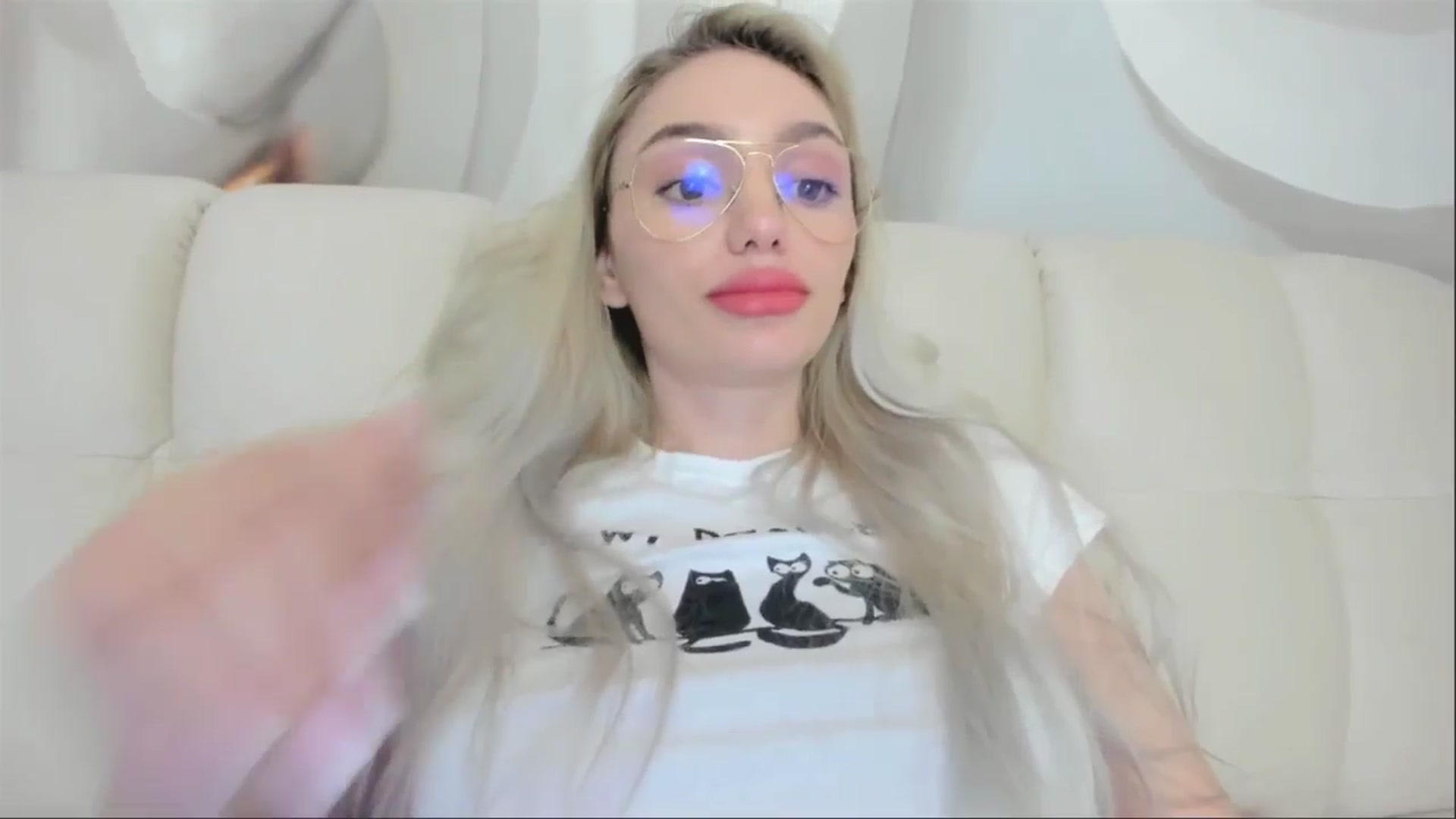 Gallery image thumbnail from HaleySweet18's myfreecams stream on, 04/28/2025, 05:21 image 8 of 20
