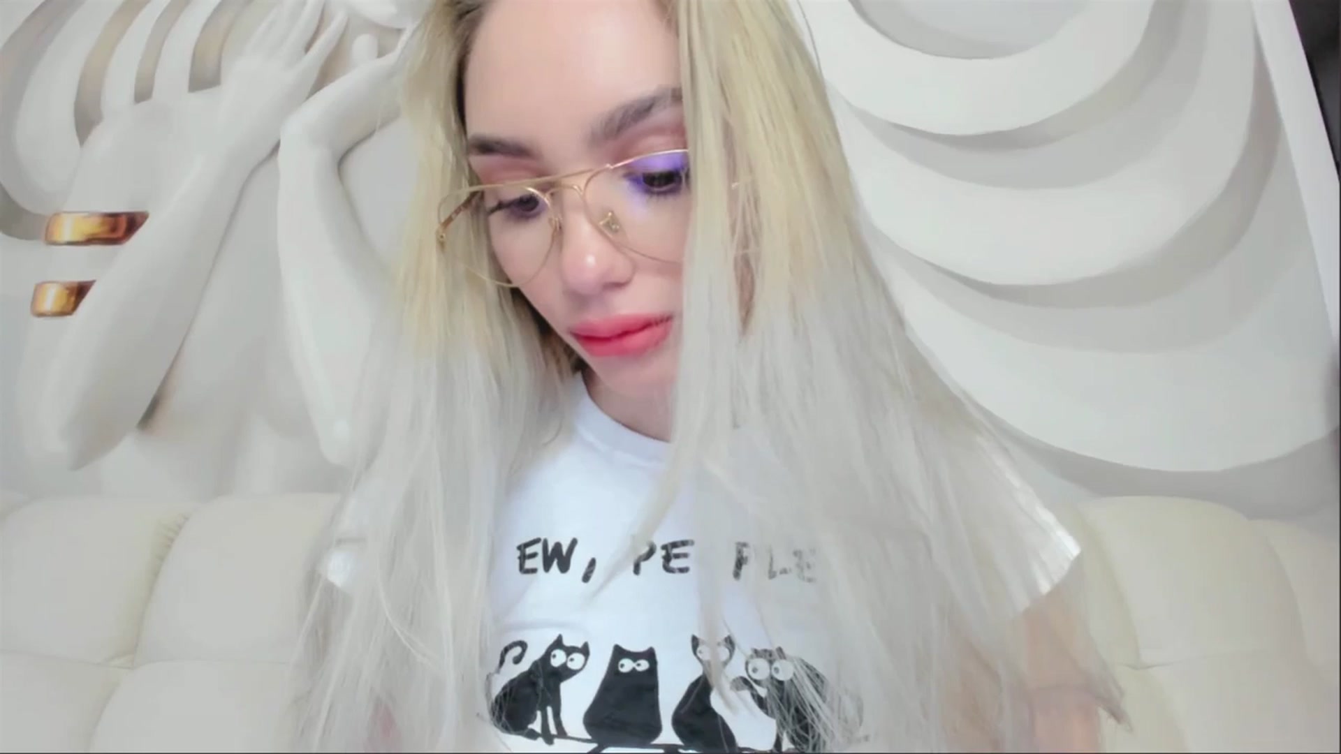 Gallery image thumbnail from HaleySweet18's myfreecams stream on, 04/28/2025, 05:21 image 6 of 20