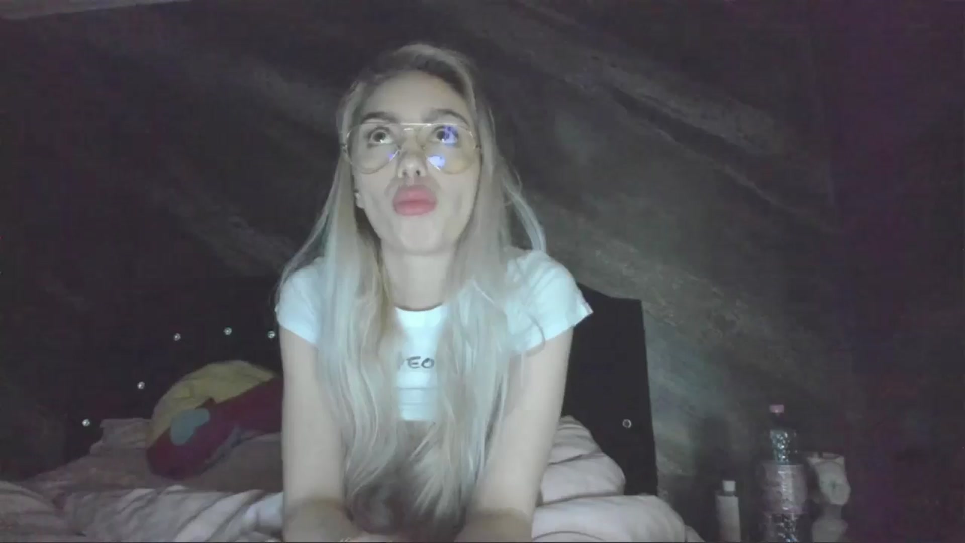 Gallery image thumbnail from HaleySweet18's myfreecams stream on, 04/28/2025, 05:59 image 8 of 20