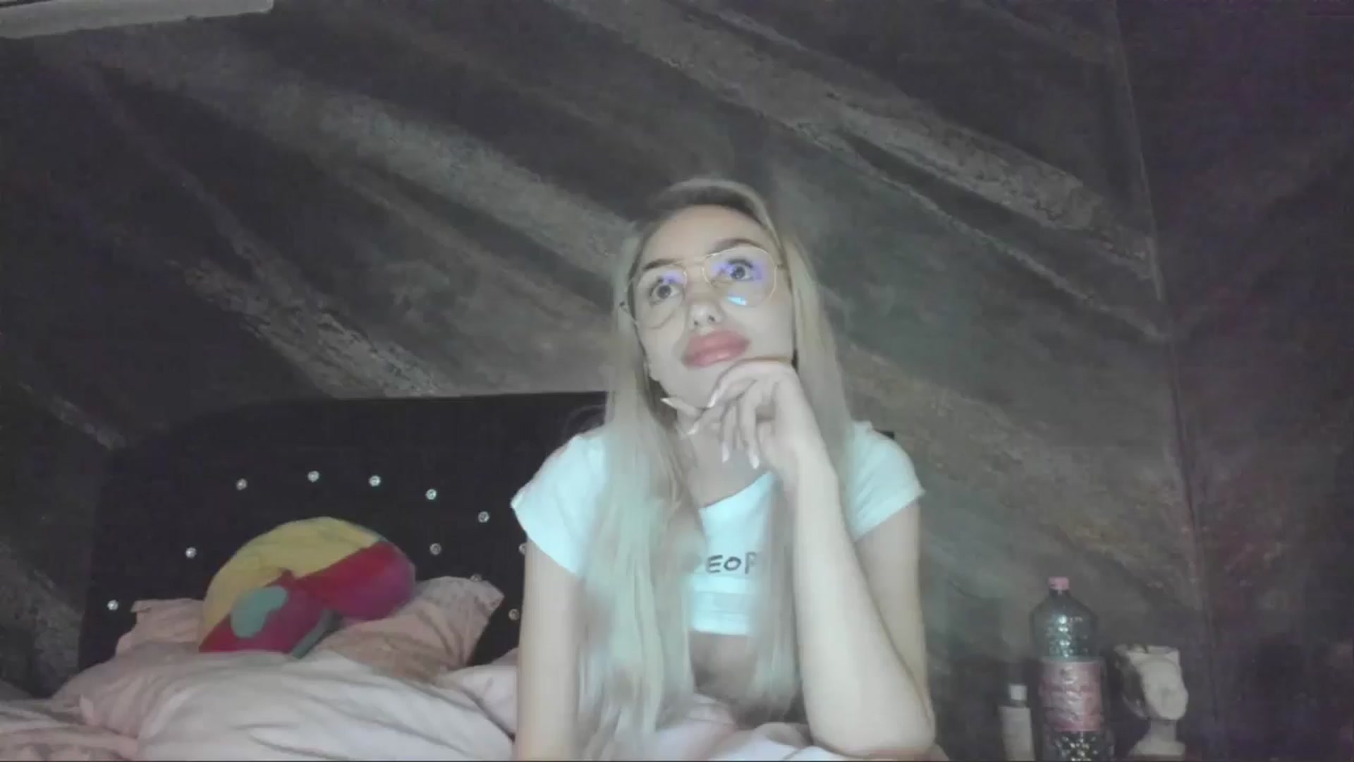 Gallery image thumbnail from HaleySweet18's myfreecams stream on, 04/28/2025, 06:55 image 12 of 20