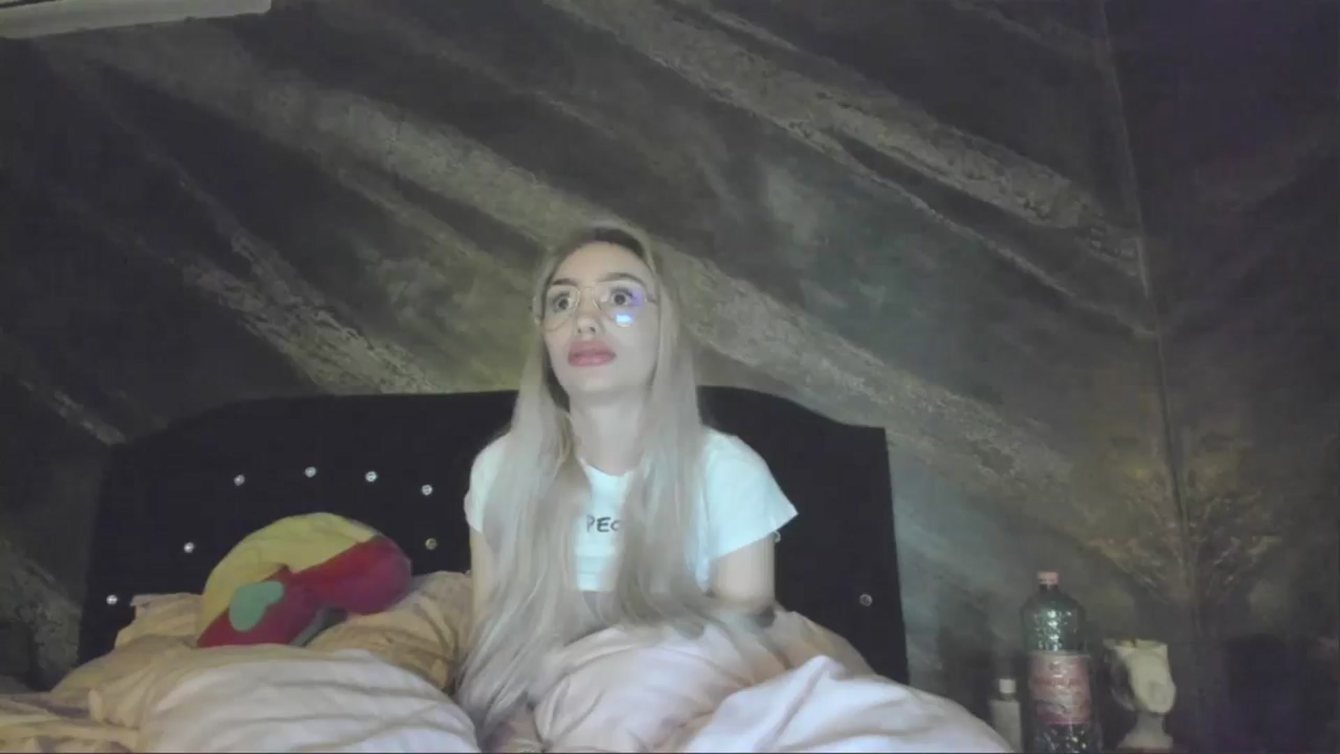 Gallery image thumbnail from HaleySweet18's myfreecams stream on, 04/28/2025, 06:55 image 16 of 20