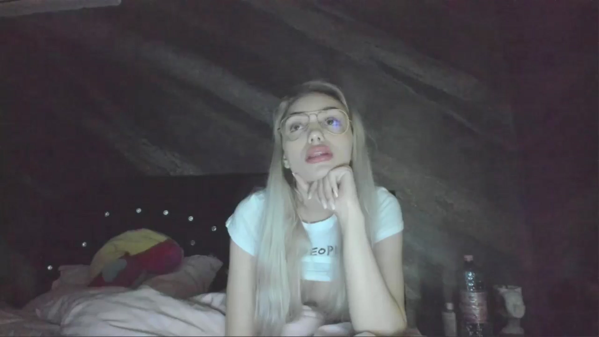Gallery image thumbnail from HaleySweet18's myfreecams stream on, 04/28/2025, 06:55 image 11 of 20