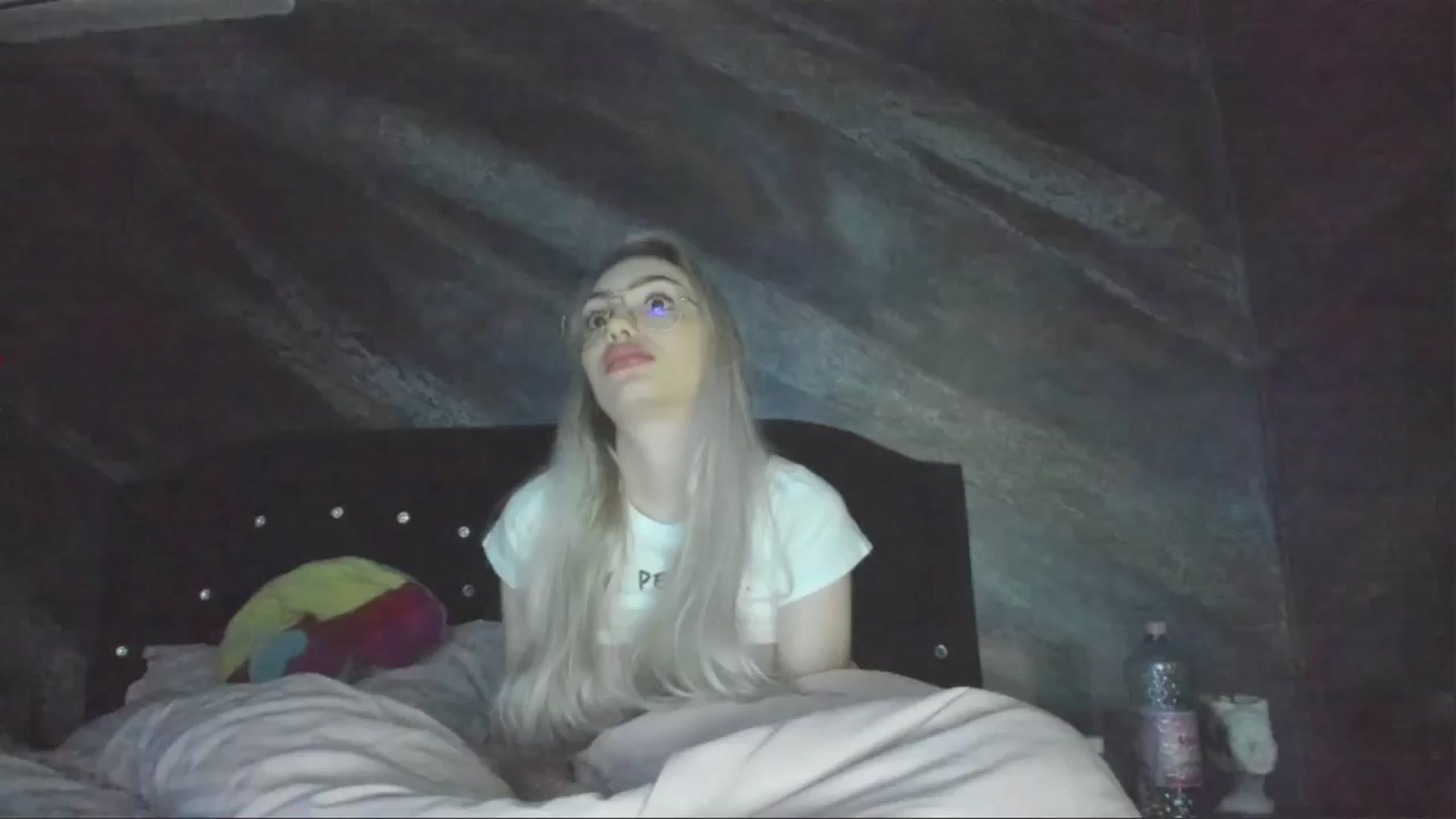 Gallery image thumbnail from HaleySweet18's myfreecams stream on, 04/28/2025, 06:55 image 6 of 20