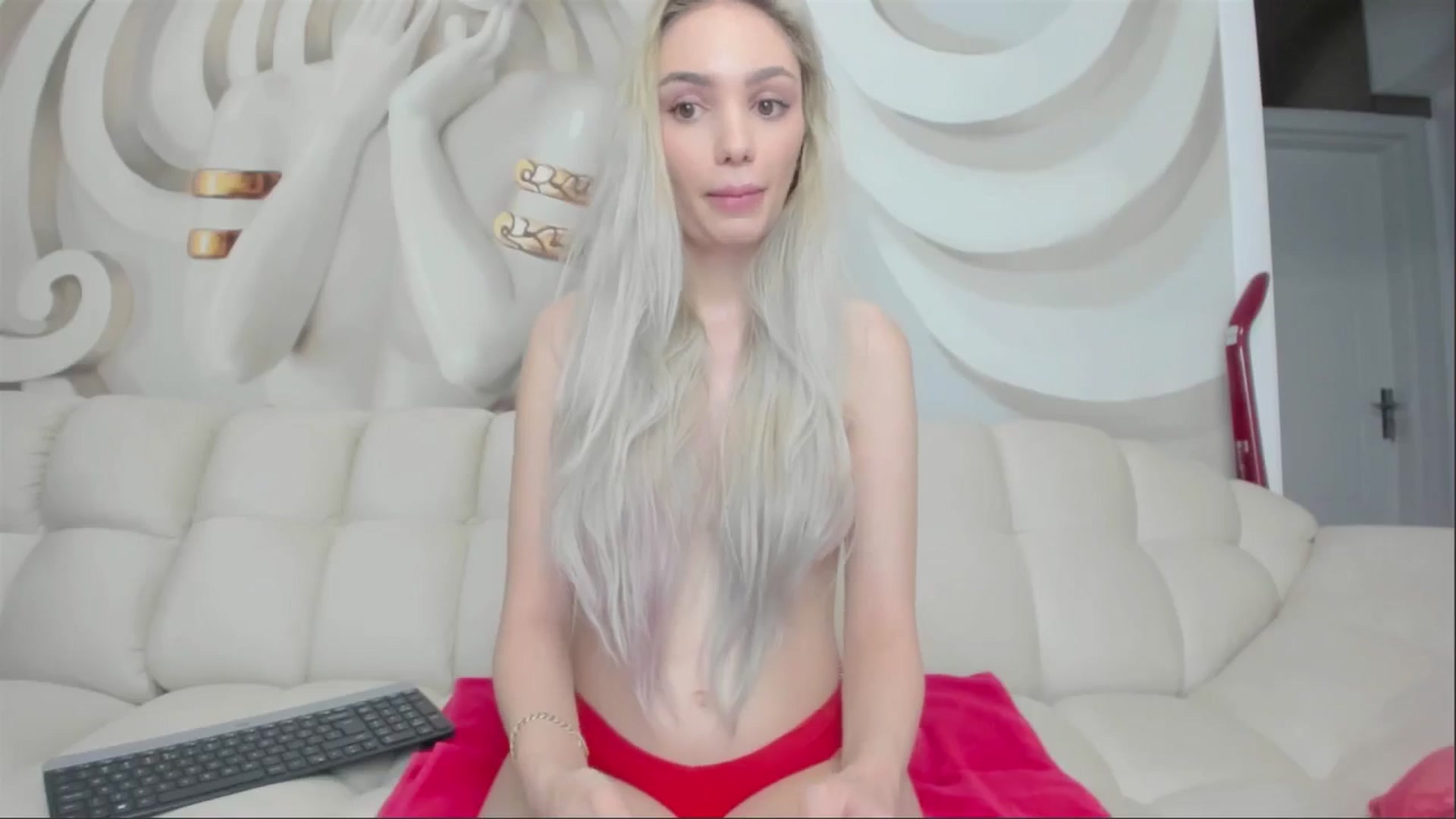 Gallery image thumbnail from HaleySweet18's myfreecams stream on, 04/29/2025, 24:01 image 8 of 20