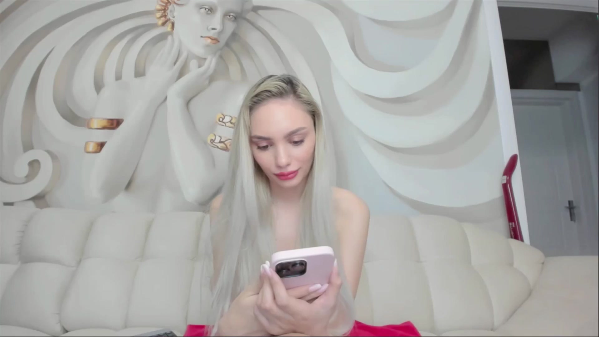 Gallery image thumbnail from HaleySweet18's myfreecams stream on, 04/29/2025, 24:01 image 20 of 20