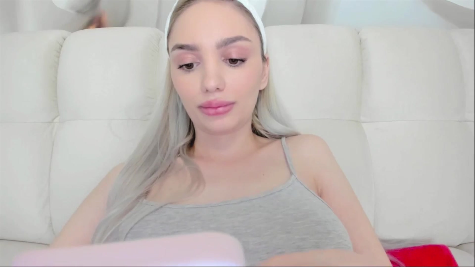 Gallery image thumbnail from HaleySweet18's myfreecams stream on, 04/29/2025, 02:19 image 17 of 20