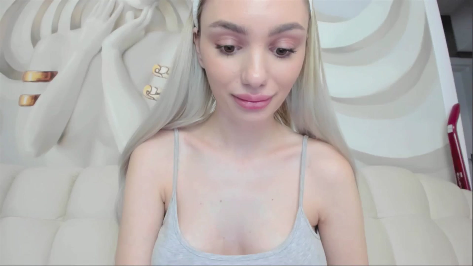 Gallery image thumbnail from HaleySweet18's myfreecams stream on, 04/29/2025, 02:19 image 11 of 20