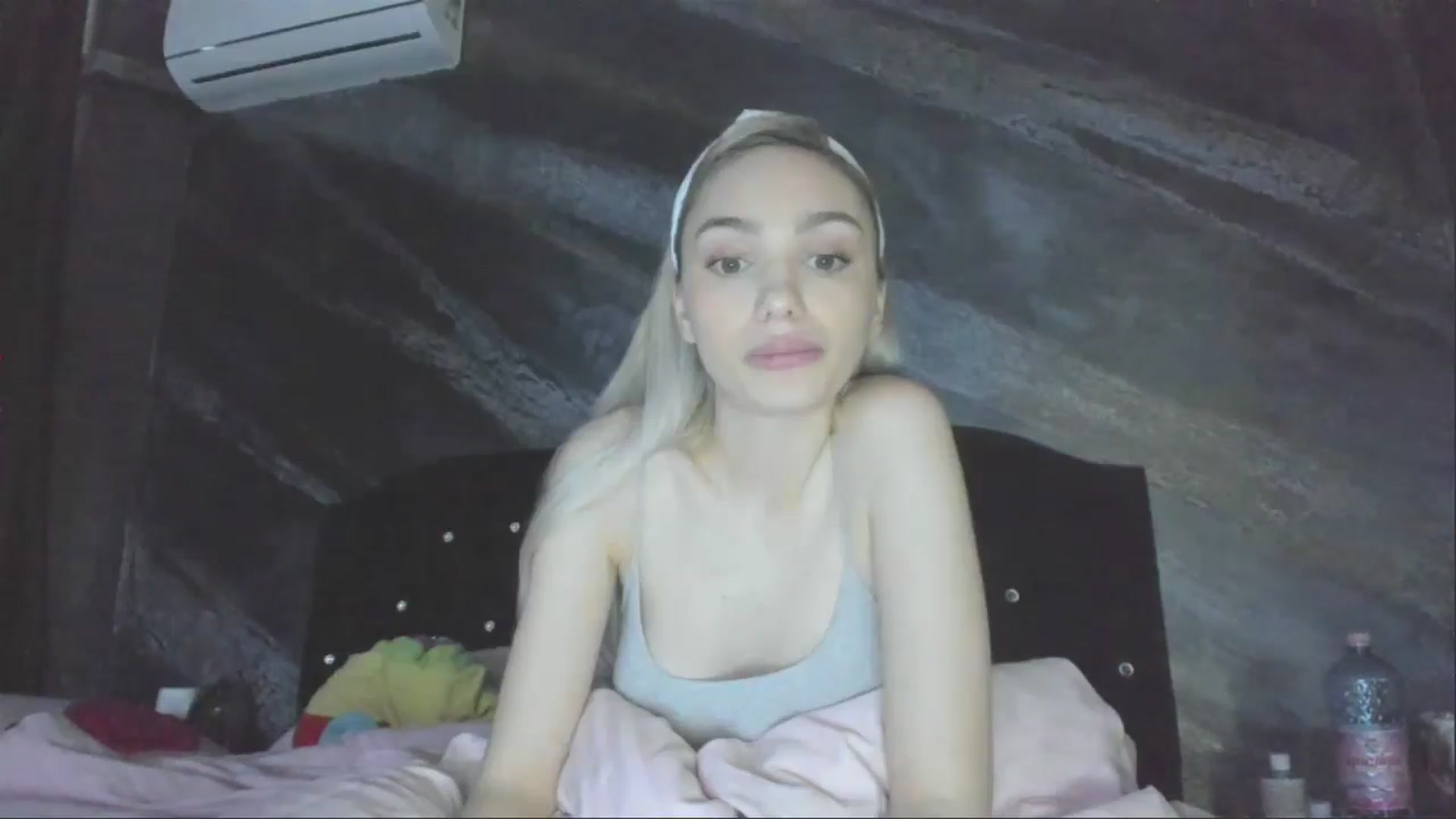 Gallery image thumbnail from HaleySweet18's myfreecams stream on, 04/29/2025, 06:01 image 12 of 20