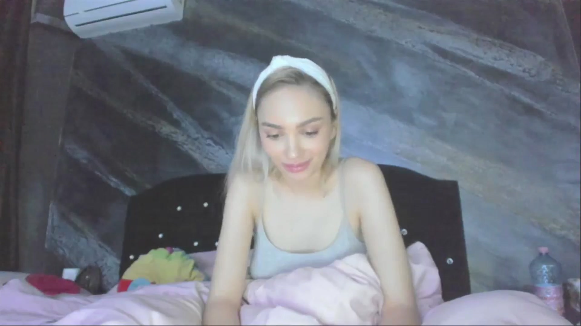 Gallery image thumbnail from HaleySweet18's myfreecams stream on, 04/29/2025, 06:01 image 4 of 20