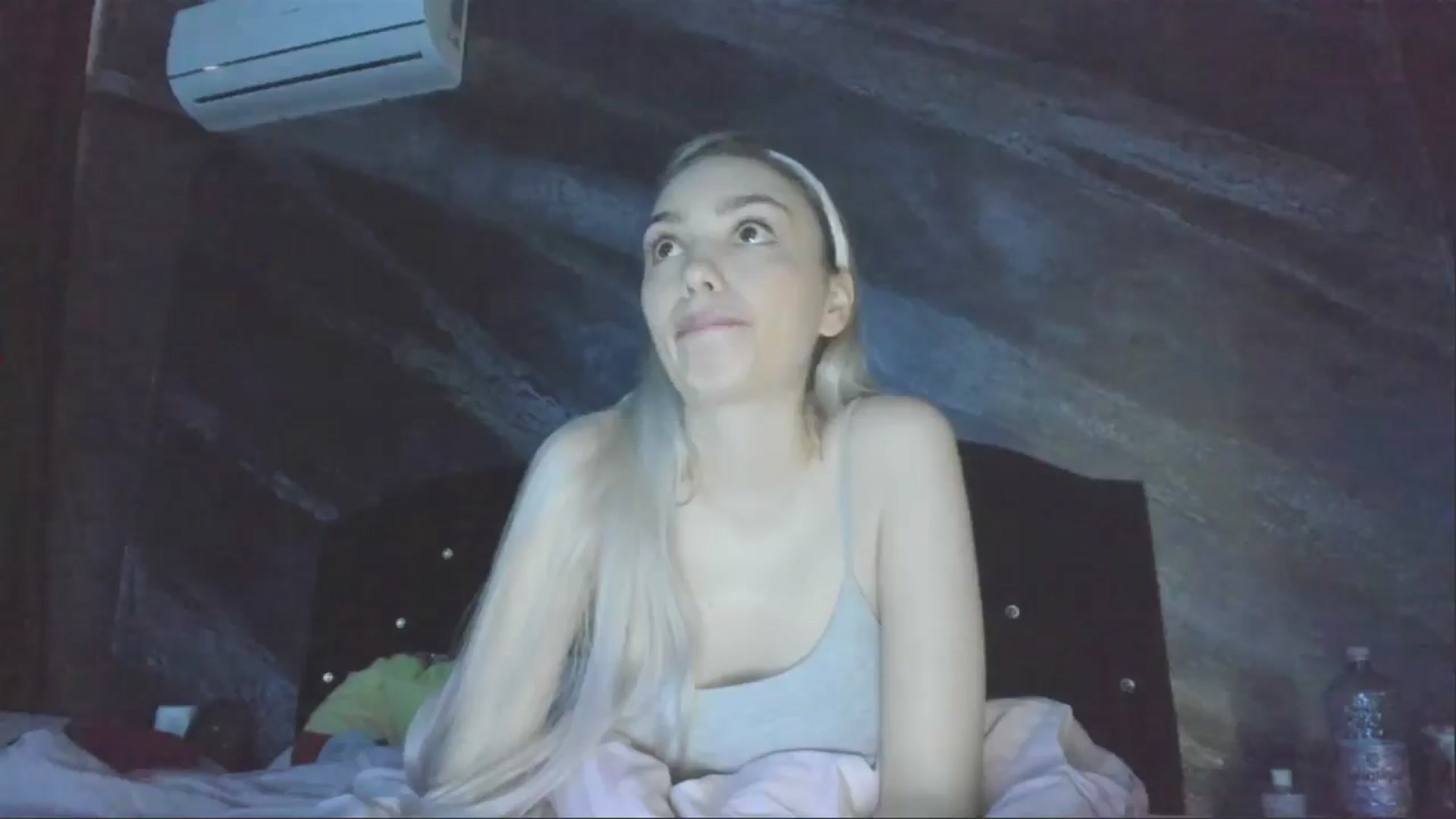 Gallery image thumbnail from HaleySweet18's myfreecams stream on, 04/29/2025, 06:01 image 14 of 20