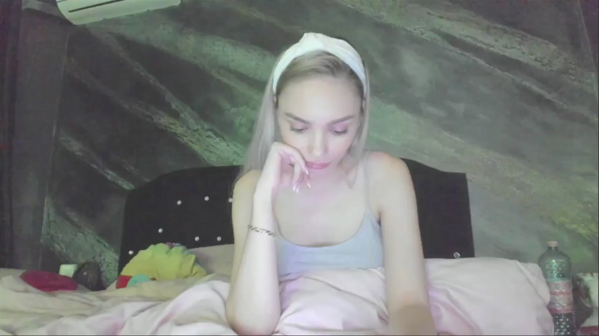 Gallery image thumbnail from HaleySweet18's myfreecams stream on, 04/29/2025, 06:01 image 1 of 20