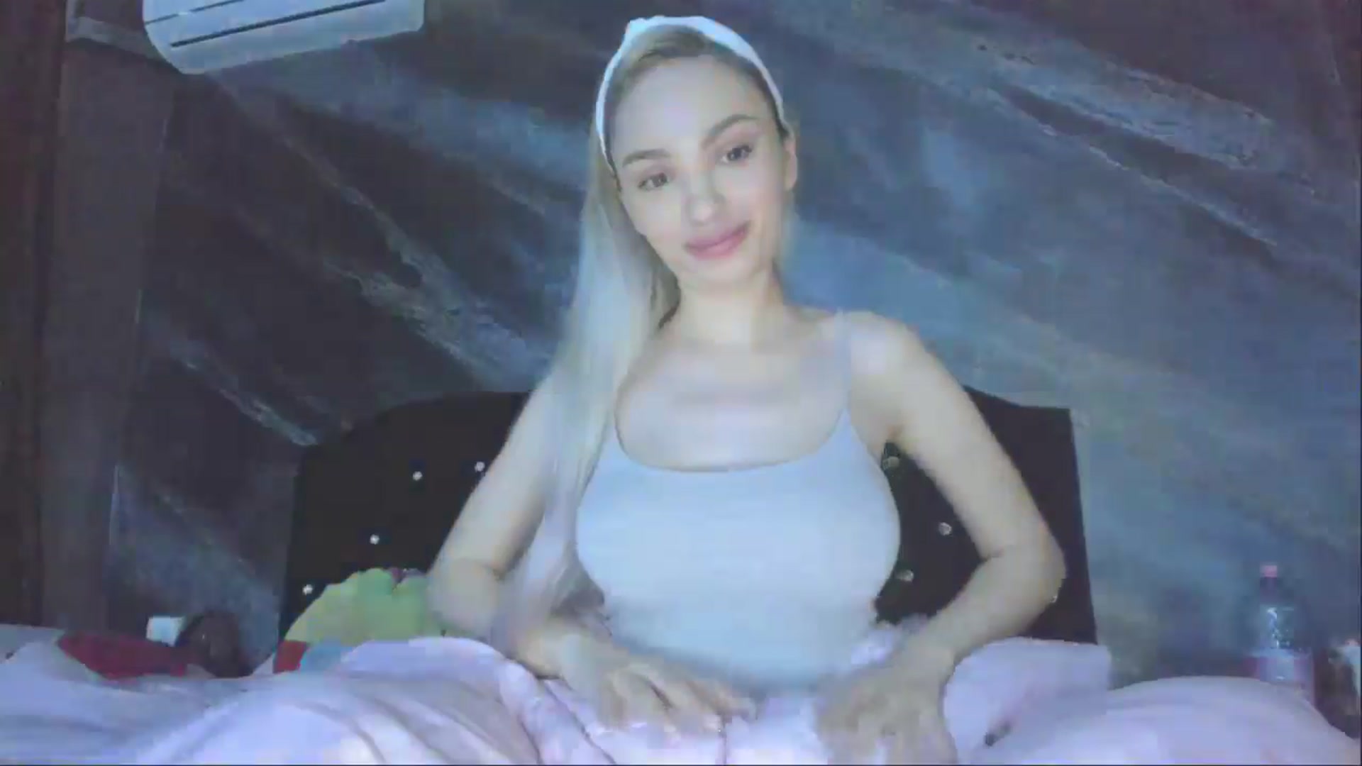 Gallery image thumbnail from HaleySweet18's myfreecams stream on, 04/29/2025, 06:01 image 7 of 20