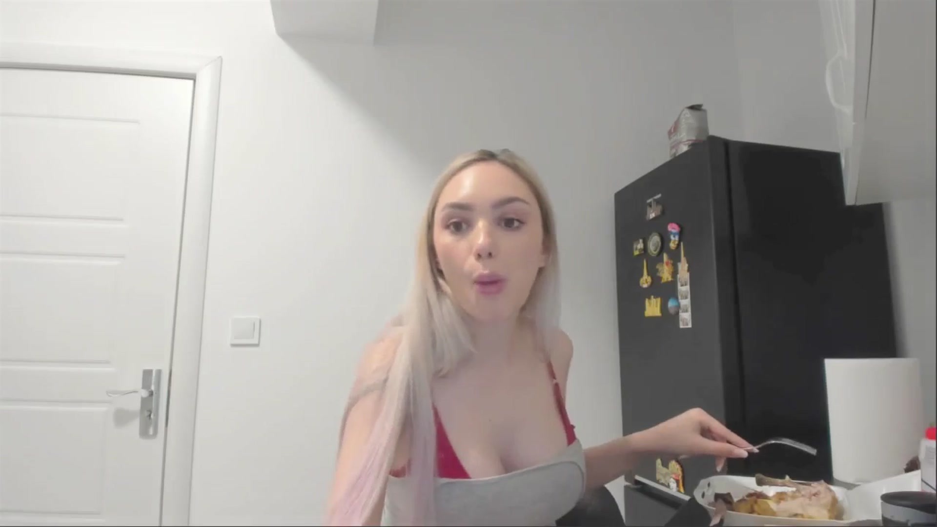 Gallery image thumbnail from HaleySweet18's myfreecams stream on, 04/30/2025, 24:01 image 5 of 20
