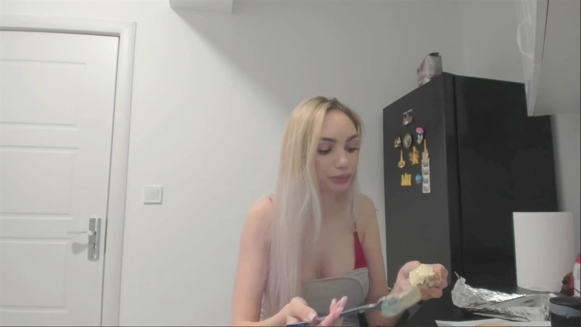 Gallery image thumbnail from HaleySweet18's myfreecams stream on, 04/30/2025, 24:01 image 10 of 20