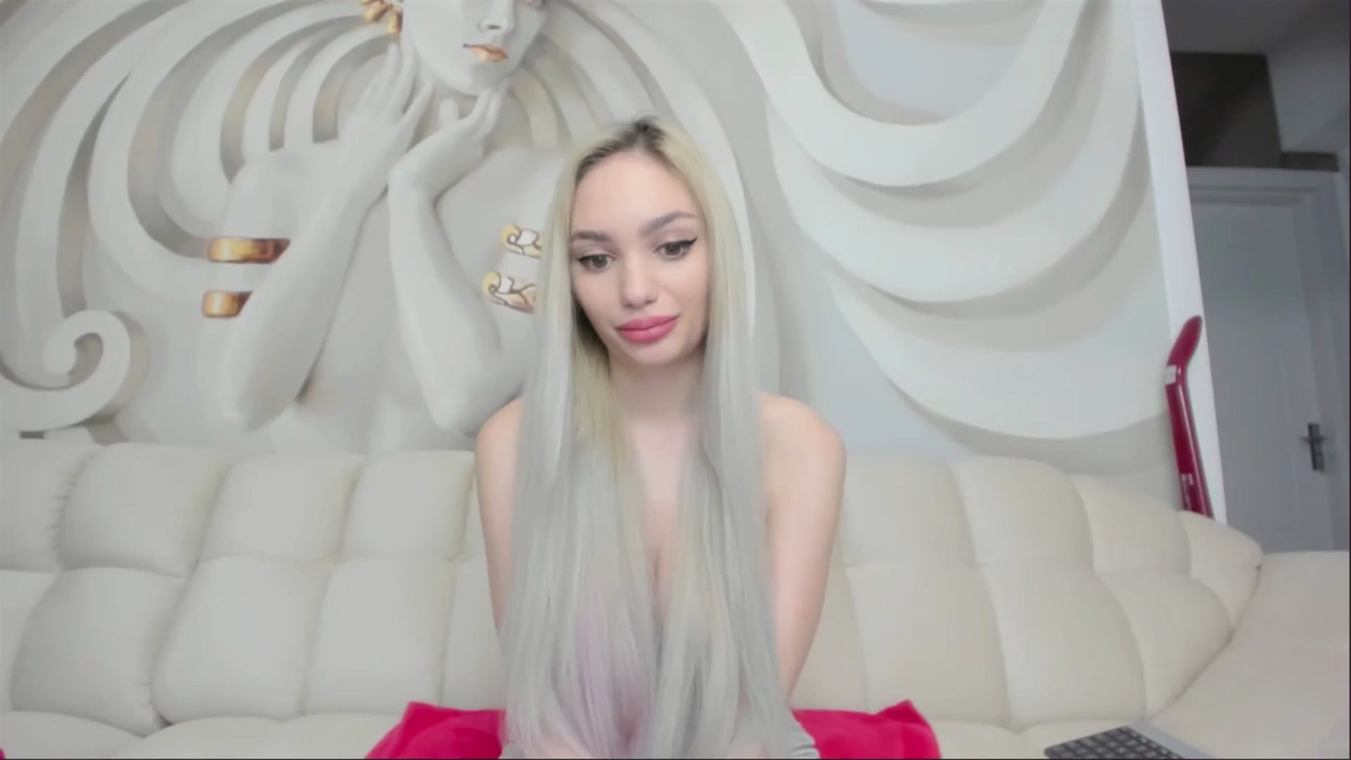 Gallery image thumbnail from HaleySweet18's myfreecams stream on, 04/30/2025, 23:42 image 19 of 20