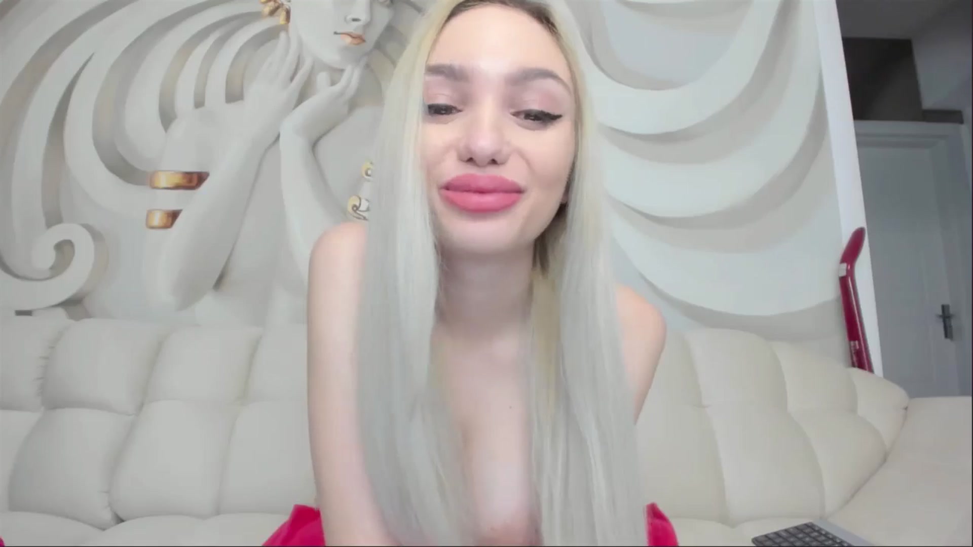 Gallery image thumbnail from HaleySweet18's myfreecams stream on, 04/30/2025, 23:42 image 9 of 20