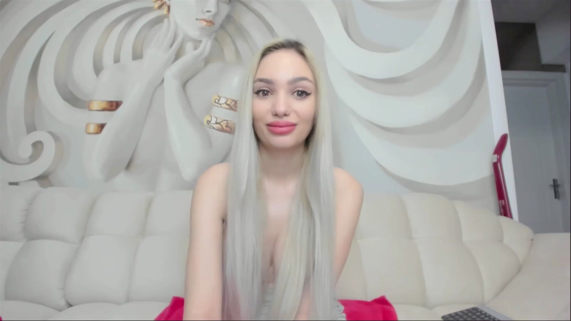 Gallery image thumbnail from HaleySweet18's myfreecams stream on, 04/30/2025, 23:42 image 17 of 20