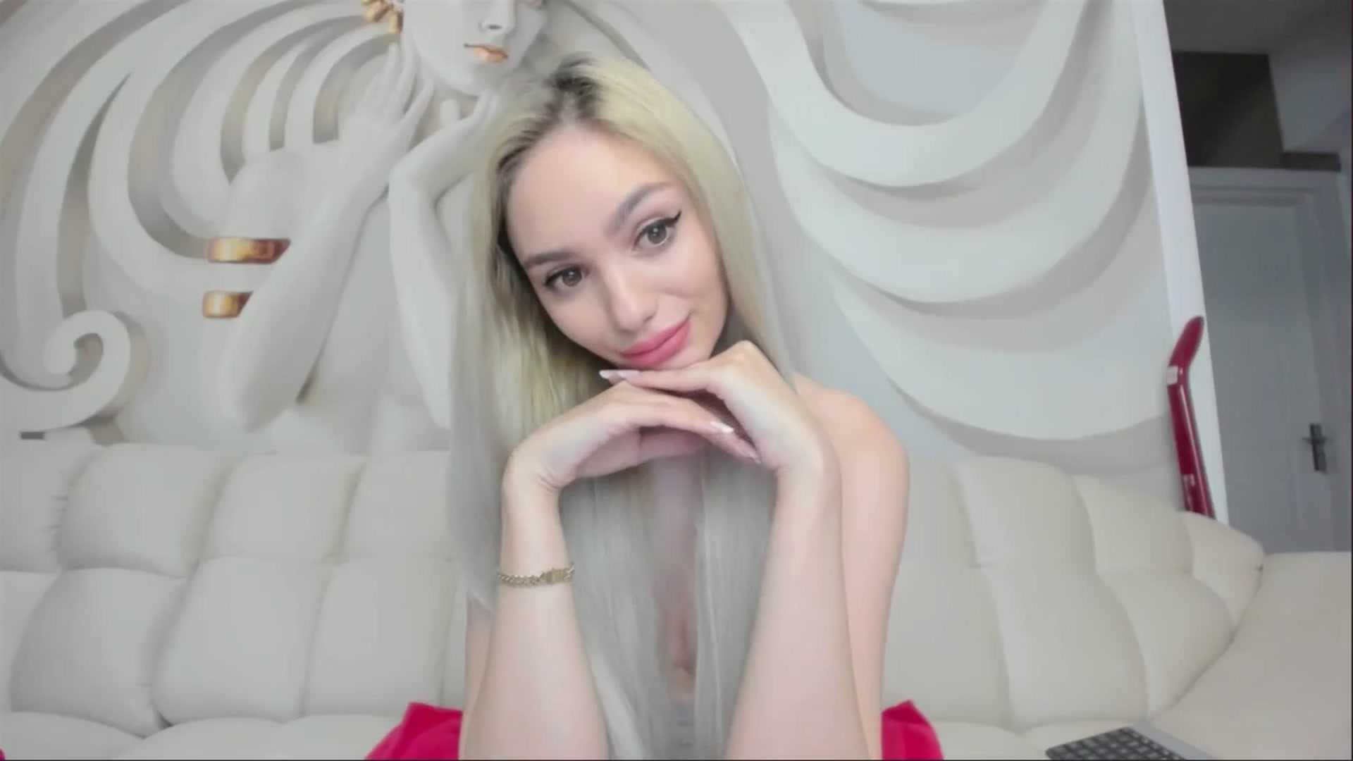 Gallery image thumbnail from HaleySweet18's myfreecams stream on, 04/30/2025, 23:42 image 13 of 20