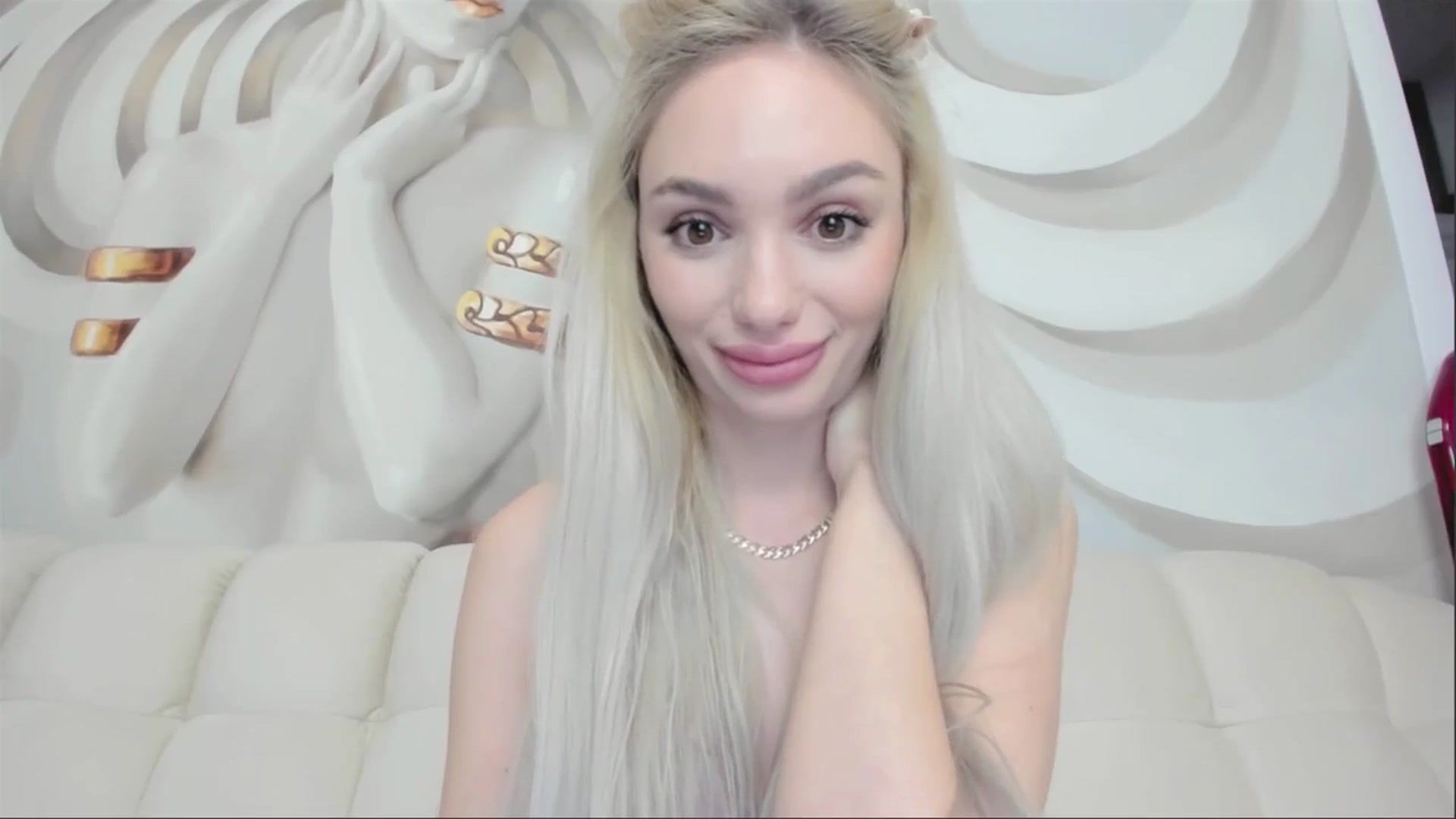 Gallery image thumbnail from HaleySweet18's myfreecams stream on, 05/03/2025, 22:25 image 13 of 20