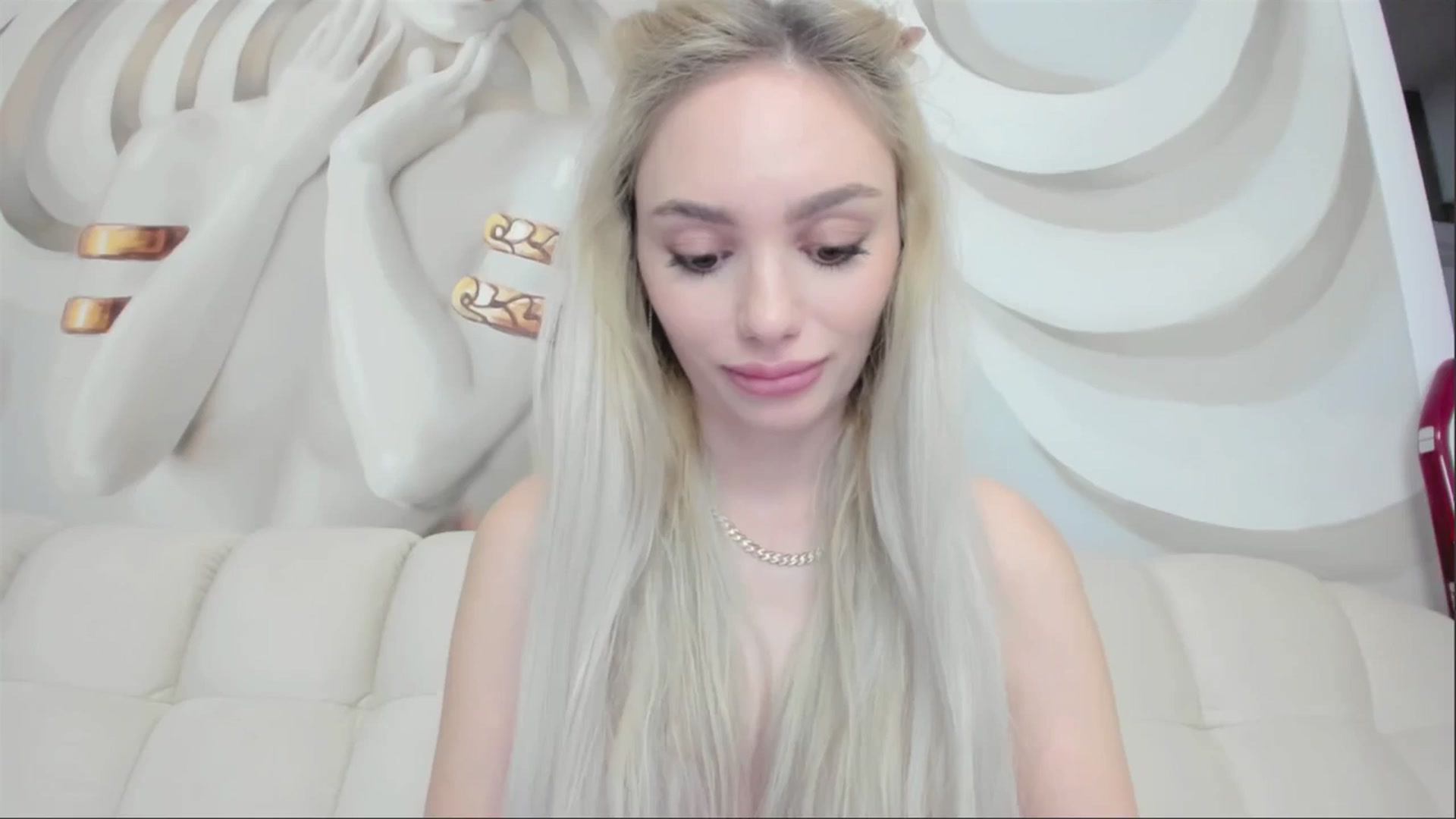 Gallery image thumbnail from HaleySweet18's myfreecams stream on, 05/03/2025, 22:25 image 6 of 20