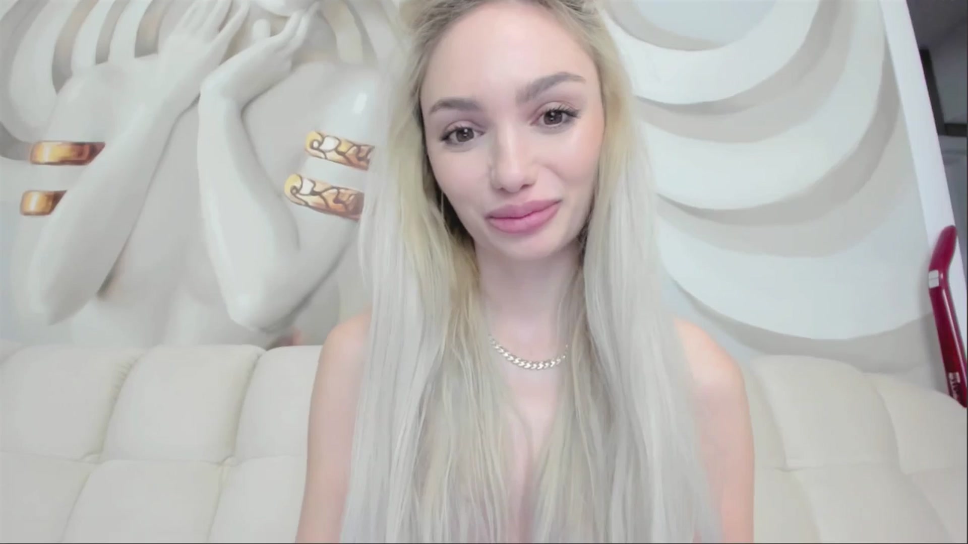 Gallery image thumbnail from HaleySweet18's myfreecams stream on, 05/03/2025, 22:25 image 10 of 20