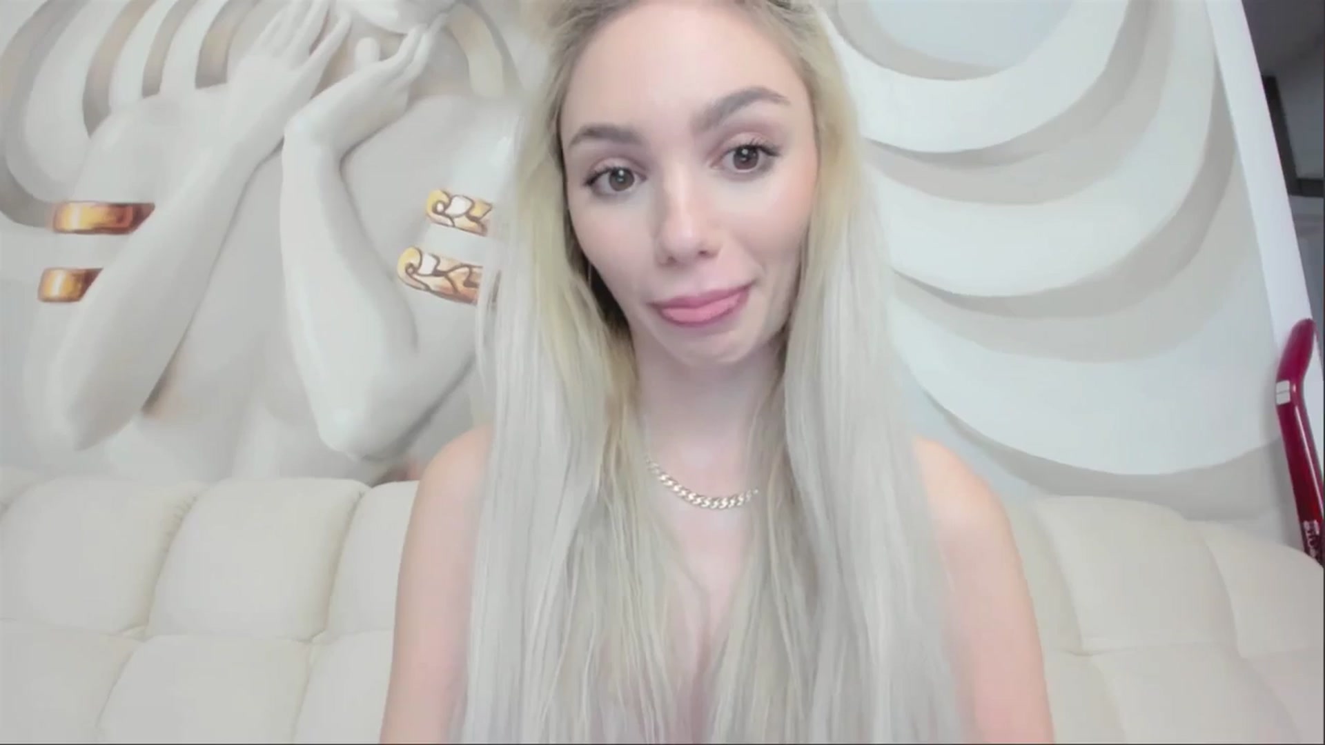 Gallery image thumbnail from HaleySweet18's myfreecams stream on, 05/03/2025, 22:25 image 12 of 20