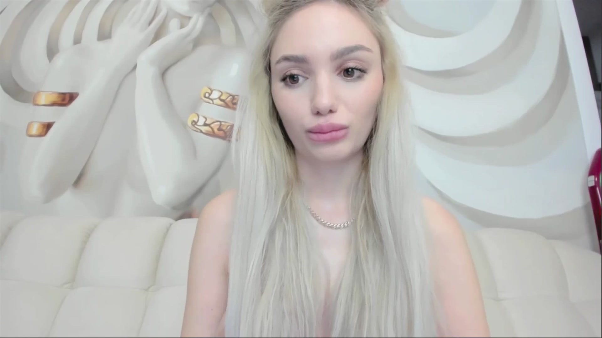 Gallery image thumbnail from HaleySweet18's myfreecams stream on, 05/03/2025, 22:25 image 5 of 20