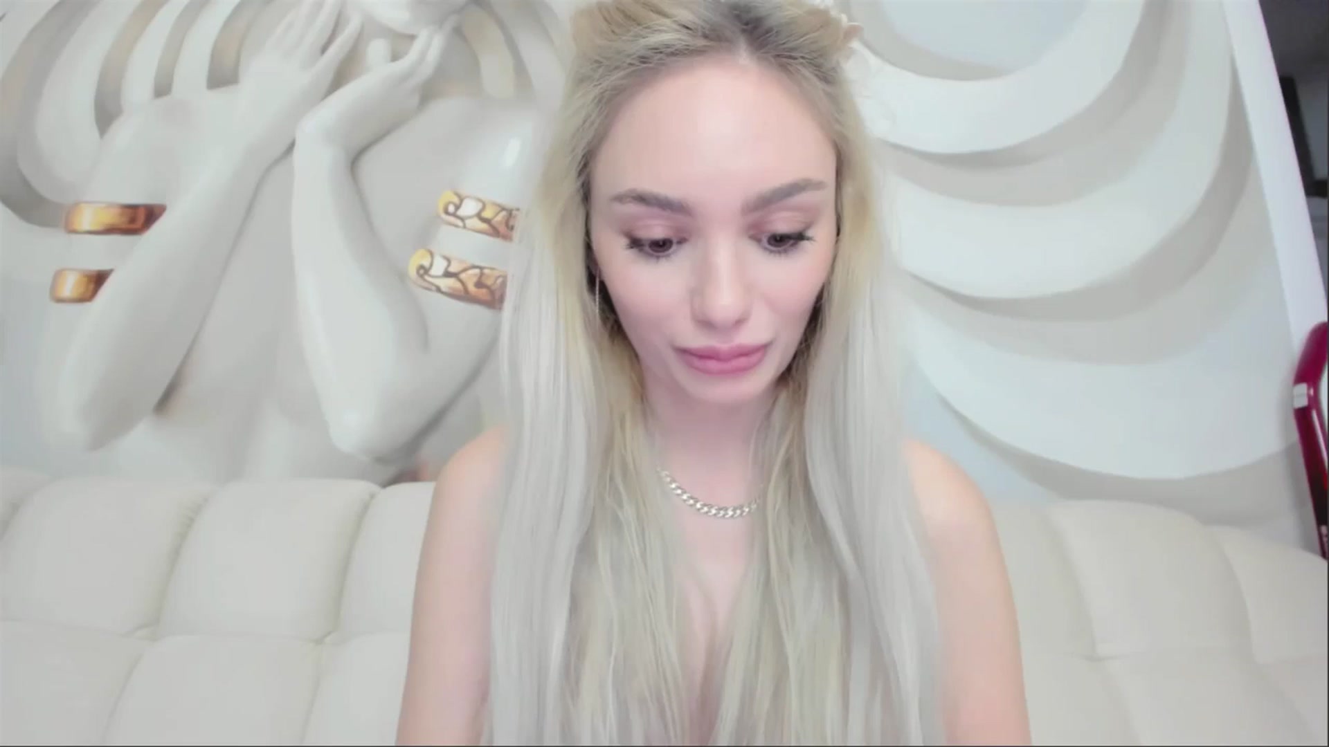Gallery image thumbnail from HaleySweet18's myfreecams stream on, 05/03/2025, 22:25 image 8 of 20