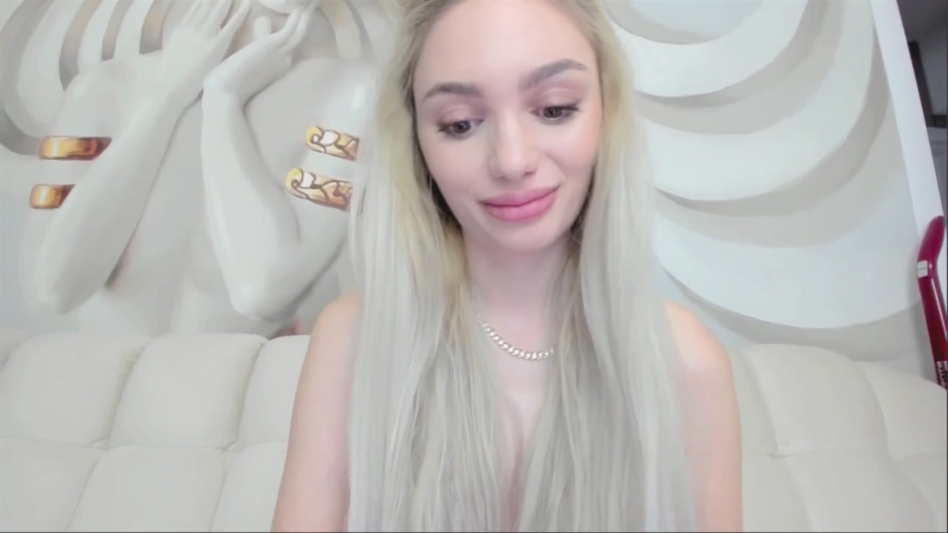 Gallery image thumbnail from HaleySweet18's myfreecams stream on, 05/03/2025, 22:25 image 7 of 20