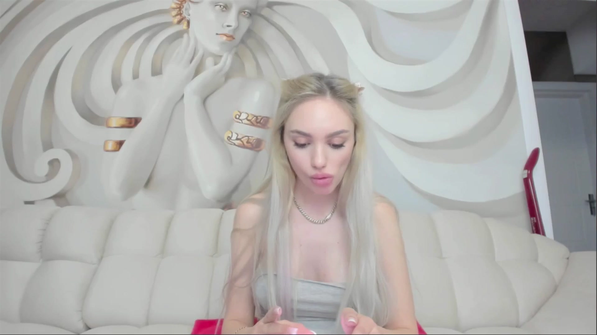 Gallery image thumbnail from HaleySweet18's myfreecams stream on, 05/03/2025, 23:26 image 12 of 20