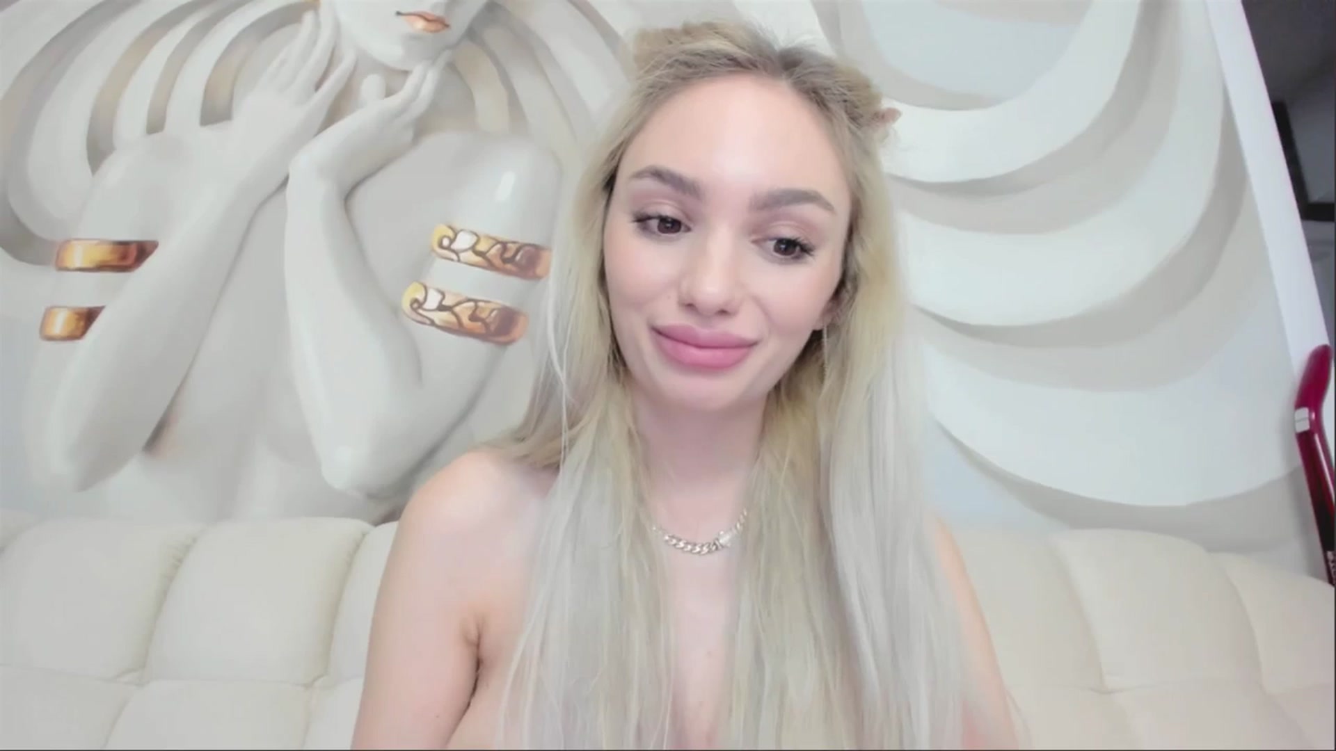 Gallery image thumbnail from HaleySweet18's myfreecams stream on, 05/03/2025, 23:26 image 4 of 20