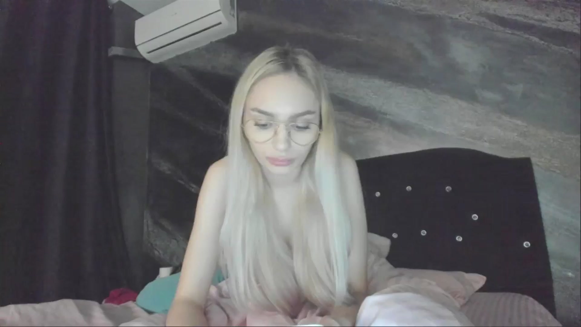 Gallery image thumbnail from HaleySweet18's myfreecams stream on, 05/05/2025, 24:54 image 15 of 20