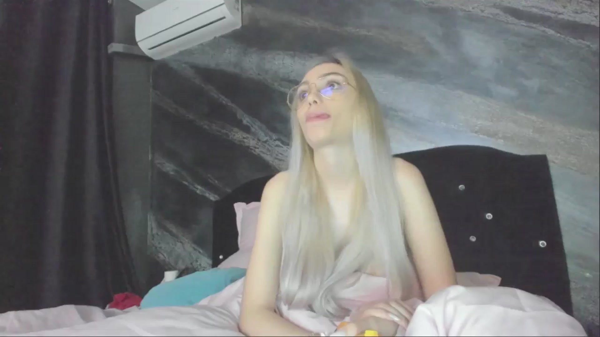 Gallery image thumbnail from HaleySweet18's myfreecams stream on, 05/05/2025, 24:54 image 18 of 20