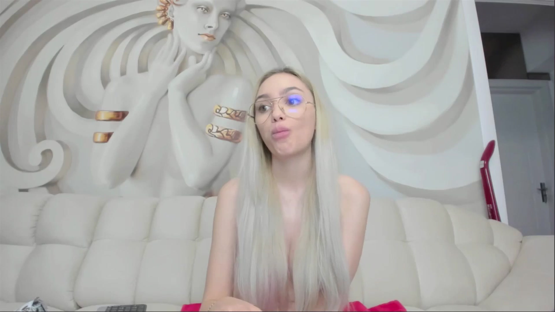 Gallery image thumbnail from HaleySweet18's myfreecams stream on, 05/05/2025, 01:19 image 9 of 20