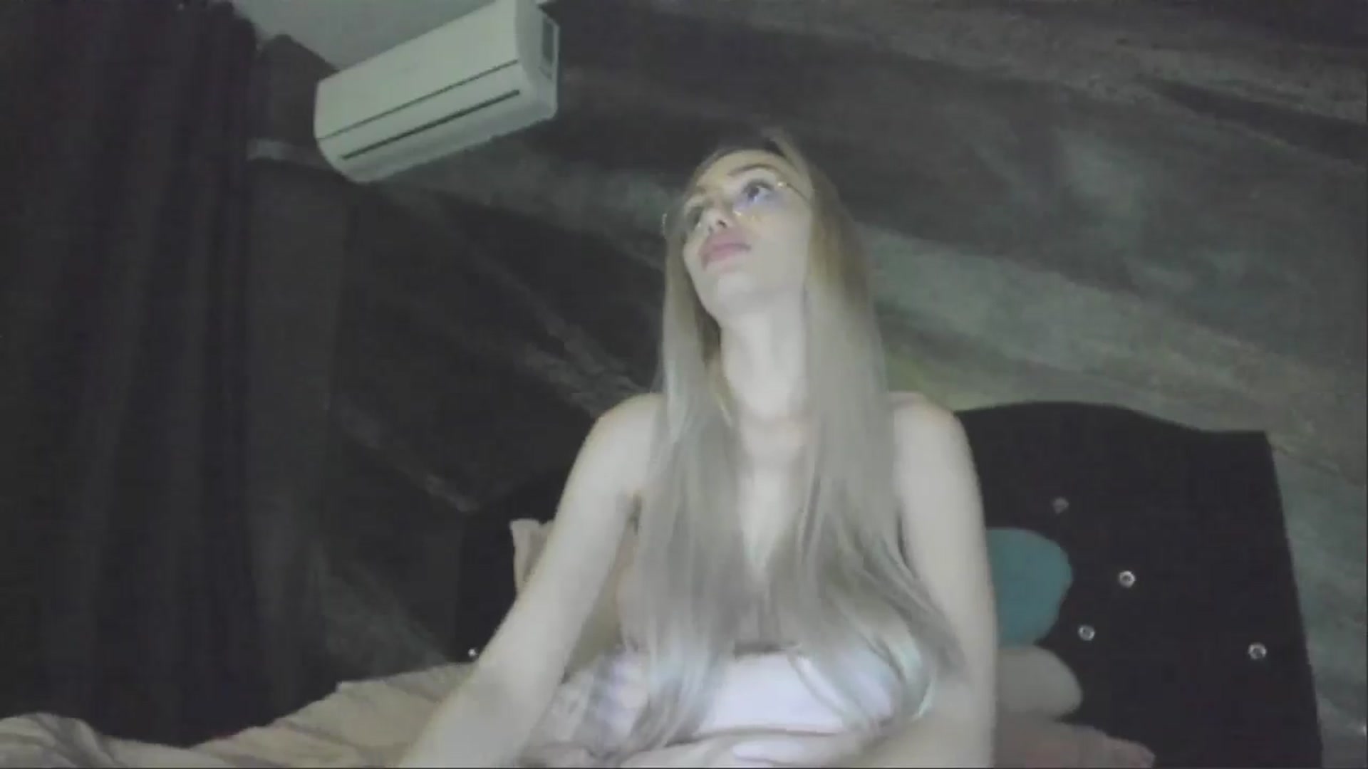 Gallery image thumbnail from HaleySweet18's myfreecams stream on, 05/05/2025, 03:35 image 11 of 20