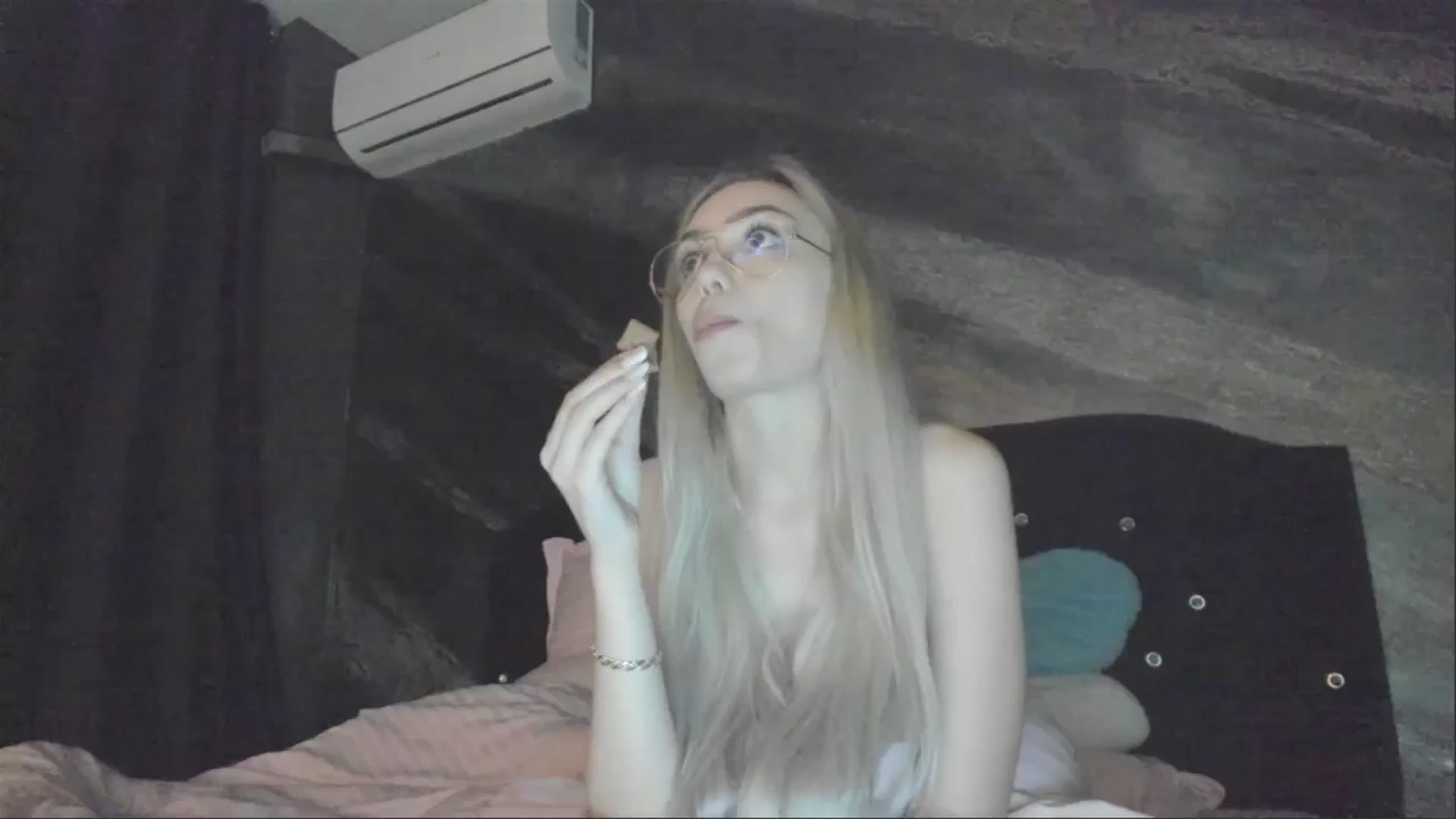 Gallery image thumbnail from HaleySweet18's myfreecams stream on, 05/05/2025, 03:35 image 1 of 20