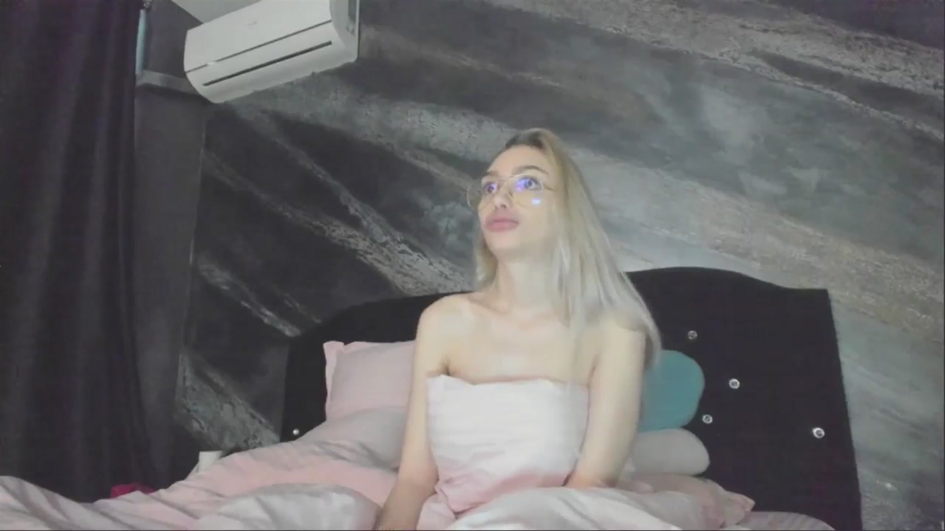 Gallery image thumbnail from HaleySweet18's myfreecams stream on, 05/05/2025, 06:21 image 2 of 20
