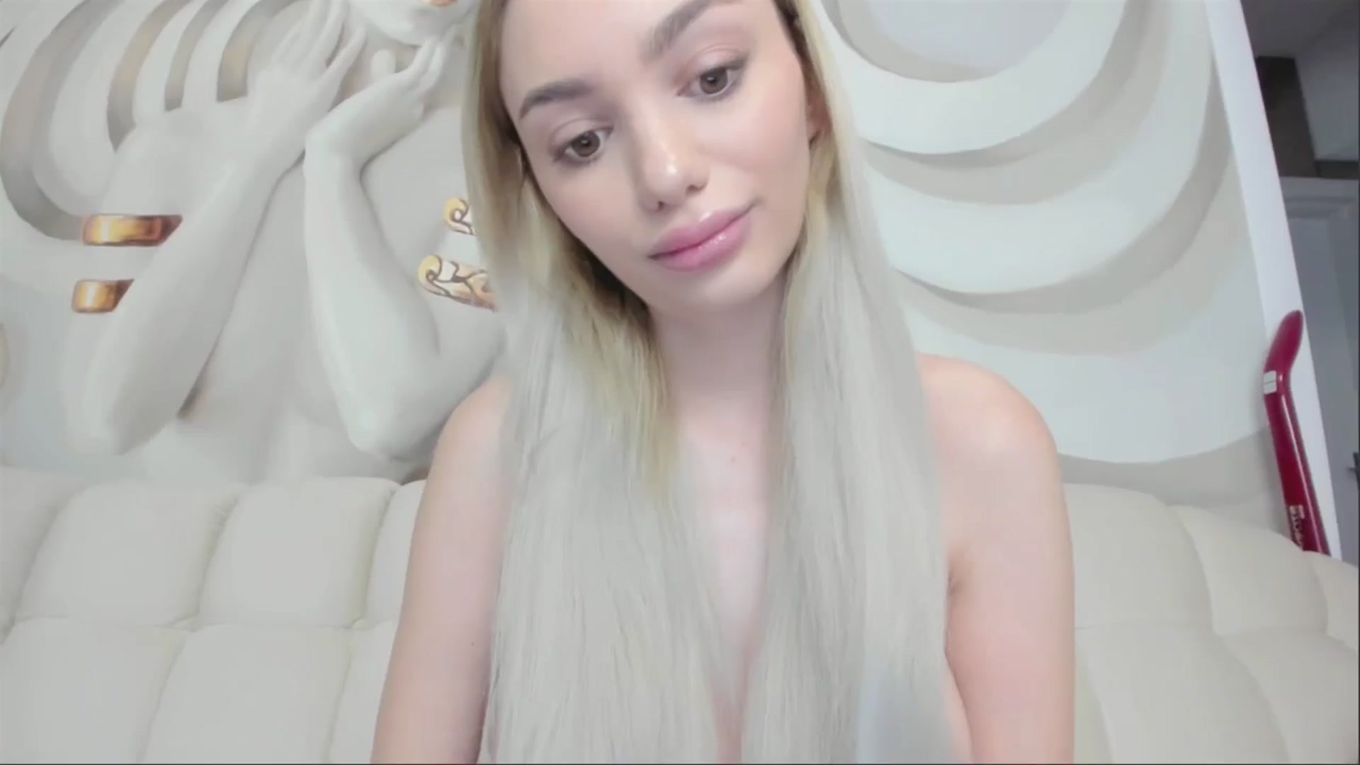Gallery image thumbnail from HaleySweet18's myfreecams stream on, 05/05/2025, 22:52 image 9 of 20
