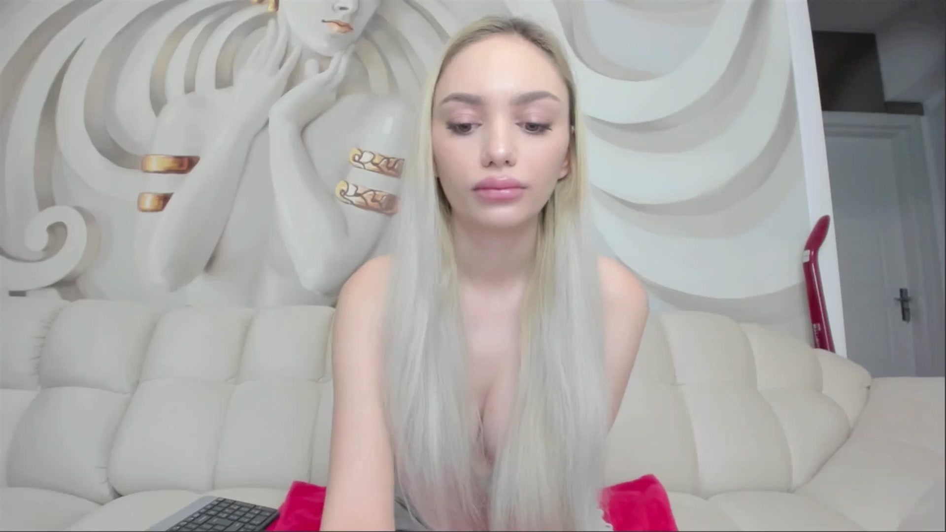 Gallery image thumbnail from HaleySweet18's myfreecams stream on, 05/05/2025, 22:52 image 14 of 20
