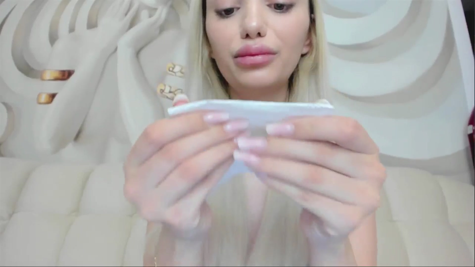 Gallery image thumbnail from HaleySweet18's myfreecams stream on, 05/05/2025, 22:52 image 10 of 20