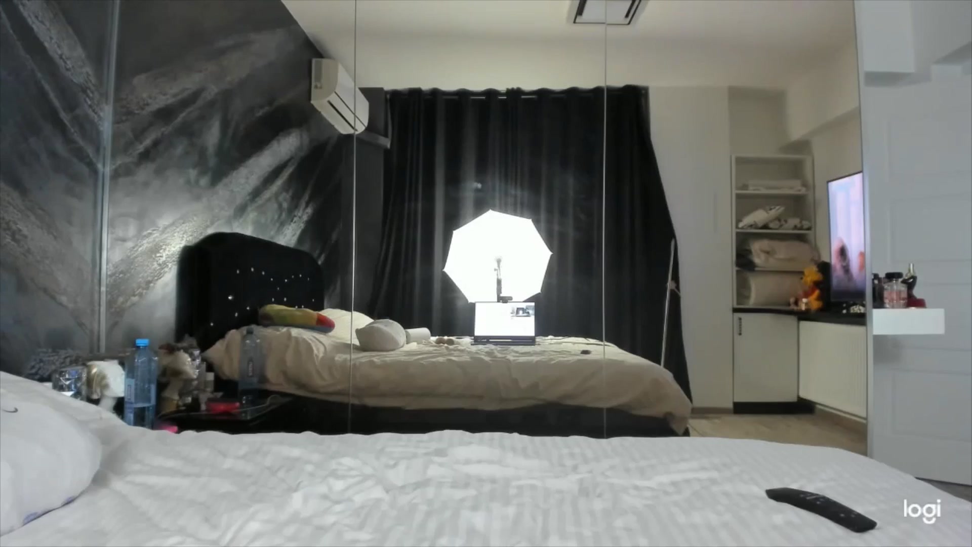Gallery image thumbnail from HaleySweet18's myfreecams stream on, 07/17/2025, 01:39 image 1 of 20