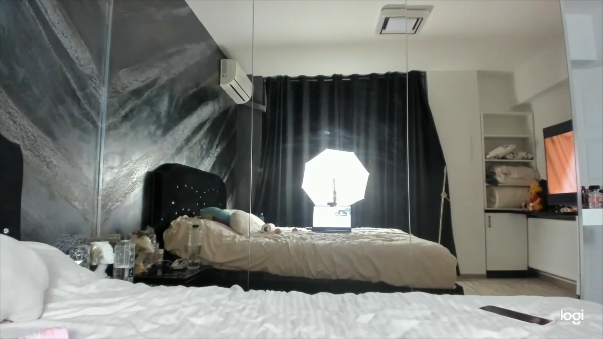 Gallery image thumbnail from HaleySweet18's myfreecams stream on, 07/21/2025, 24:16 image 17 of 20